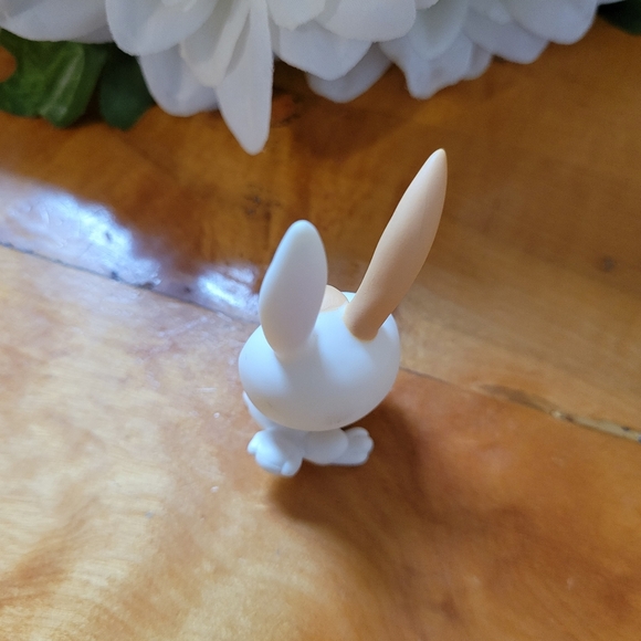 Littlest Pet Shop LPS #322 Bunny Rabbit White Tan Green Eyes 2006 - Picture 5 of 10